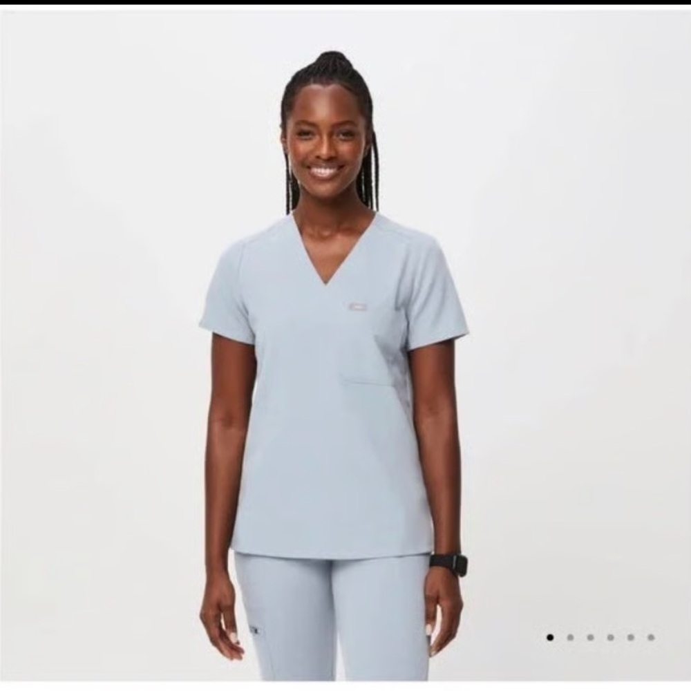 Women’s Dusty Blue Catarina One-Pocket Scrub Top